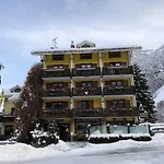 Alpenrose Ski&bike Mountain Otel 3*