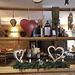 Alpenrose Ski&bike Mountain Otel