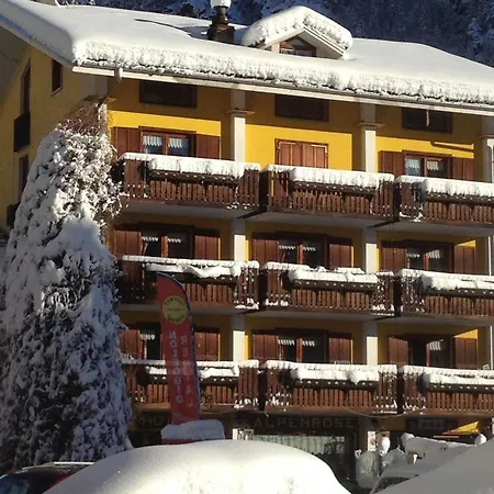 Alpenrose Ski&bike Mountain ホテル グレッソネイ・サイント・ジェアン